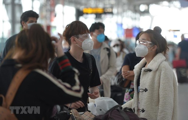 Passengers wear face masks at Suvarnabhumi airport, Thailand (Source: VNA)