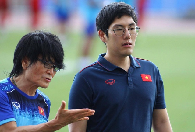 Trợ lý ngôn ngữ tiếng Anh Lee Jung Hak của HLV Park Hang Seo không tiếp tục gia hạn hợp đồng