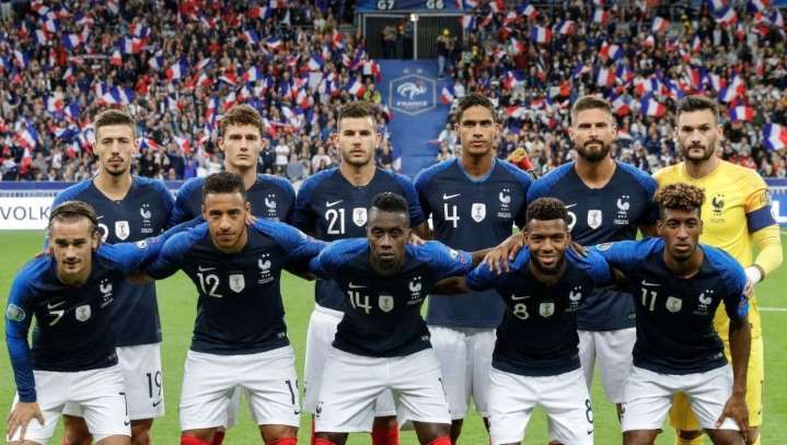Đội tuyển Pháp tỏ lòng biết ơn với nhân viên y tế