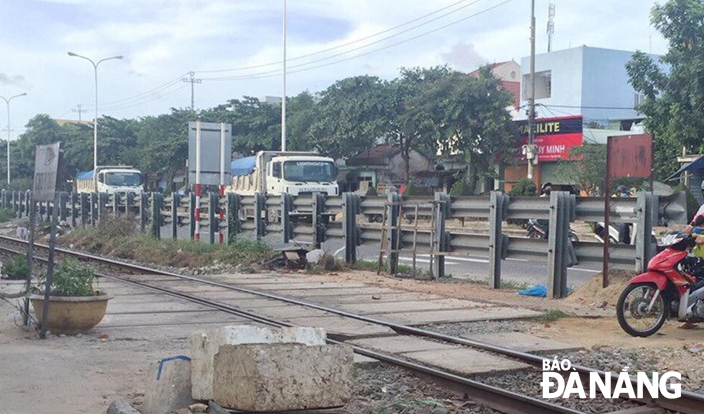 Đường gom dọc đường sắt từ cầu vượt Hòa Cầm đến Cầu Đỏ: Xóa bỏ đường ngang dân sinh