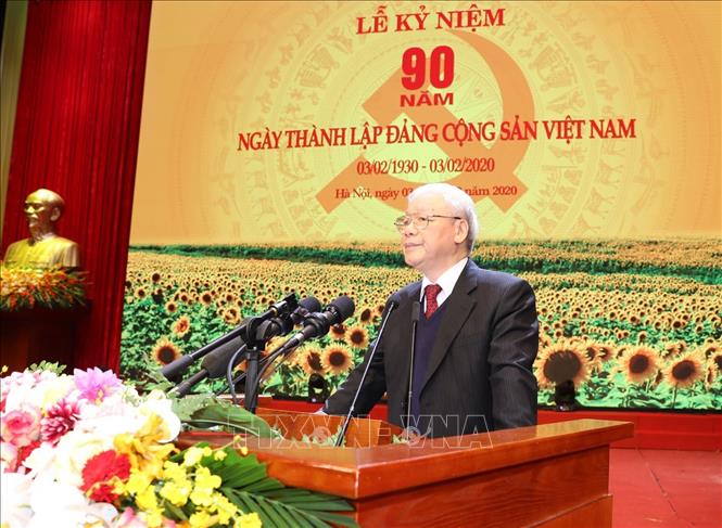 Tổng Bí thư, Chủ tịch nước Nguyễn Phú Trọng đọc Diễn văn tại Lễ kỷ niệm 90 năm Ngày thành lập Đảng Cộng sản Việt Nam. Ảnh: Trí Dũng/TTXVN