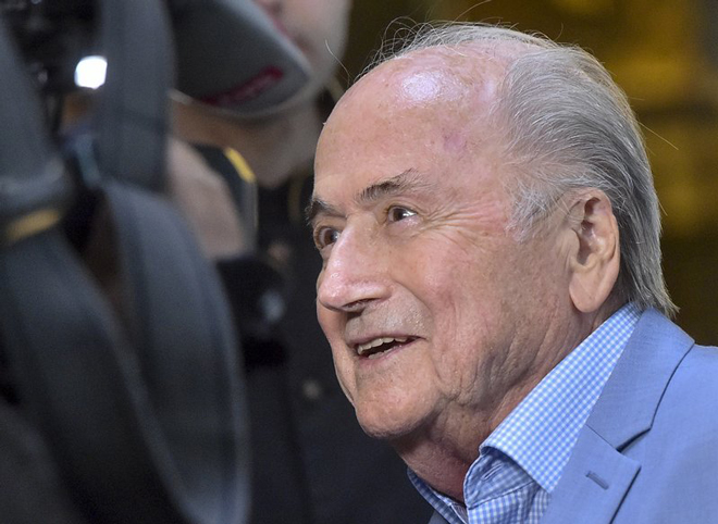 Nhiều khả năng, ông Blatter (ảnh) sẽ được giảm tội danh sau khi các công tố viên Thụy Sĩ đang có ý định khép lại vụ án về bản quyền truyền hình vòng loại World Cup 2006 khu vực Caribean. Ảnh: AP