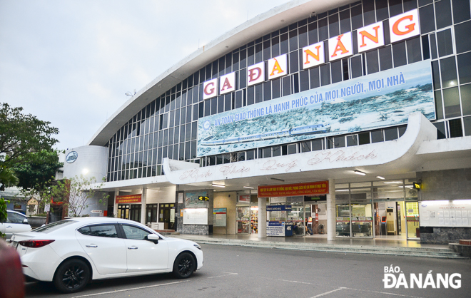 The space in front of the Da Nang Railway Station The Tran Phu Street has been quieter than usual in the wake of physical isolation mandates from the municipal and national governments.