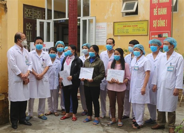 The last three Covid-19 patients in a hospital in the northern province of Ha Nam are declared to have fully recovered (Photo: VNA)
