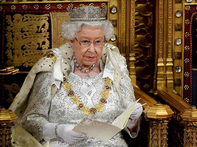  Nữ hoàng Anh Elizabeth II trình bày các chính sách của Chính phủ tại phiên họp Quốc hội ở London, ngày 14-10-2019. Ảnh: AFP/TTXVN