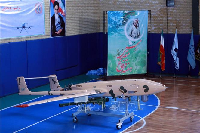 Máy bay không người lái Iran được giới thiệu tại một lễ kỷ niệm ở thủ đô Tehran. Ảnh minh họa: AFP/TTXVN