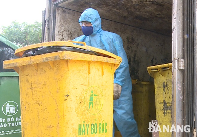 Staff of the municipal Urban Environment Company collect medical waste every day and avoid leaving them overnight in order to slow the spread of the virus