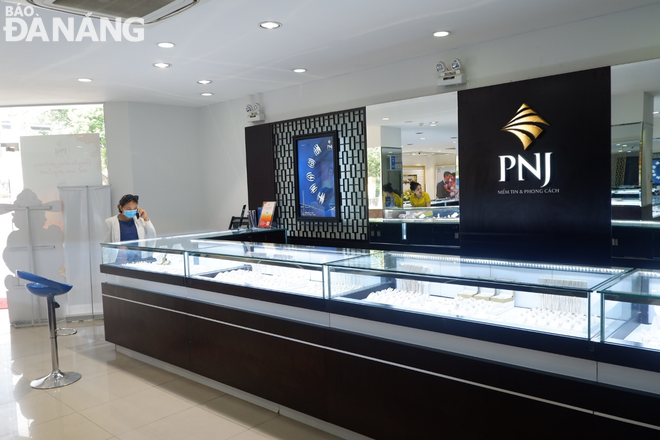 Cửa hàng PNJ 70 Trần Phú hoạt động trở lại sau hơn 3 tuần giãn cách xã hội
