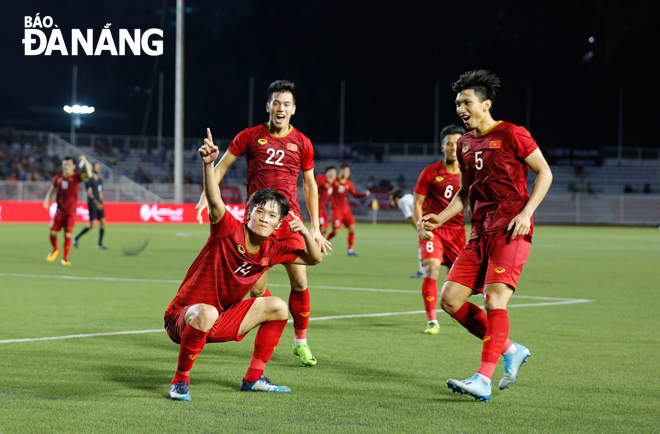Là đương kim vô địch AFF Cup nên đội tuyển Việt Nam (ảnh) nhận được rất nhiều sự quan tâm của người hâm mộ tại AFF Cup 2020 sắp khởi tranh. Ảnh: ĐỨC CƯỜNG