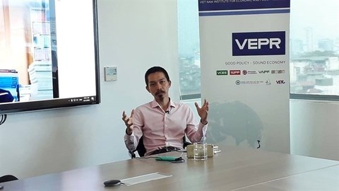 Nguyen Duc Thanh, former director of the VEPR, at the meeting. (Photo courtesy of VEPR)