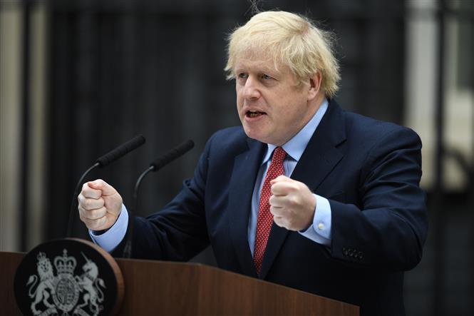 Thủ tướng Anh Boris Johnson phát biểu tại thủ đô London ngày 27/4/2020 . Ảnh: AFP/ TTXVN