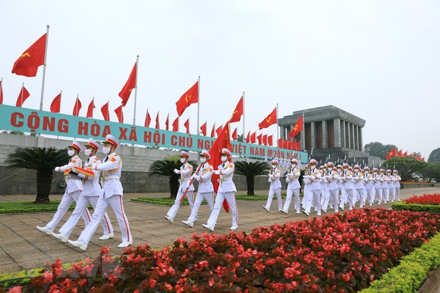 Đội tiêu binh diễu hành trên Quảng trường Ba Đình.(Ảnh: Thành Đạt-TTXVN)