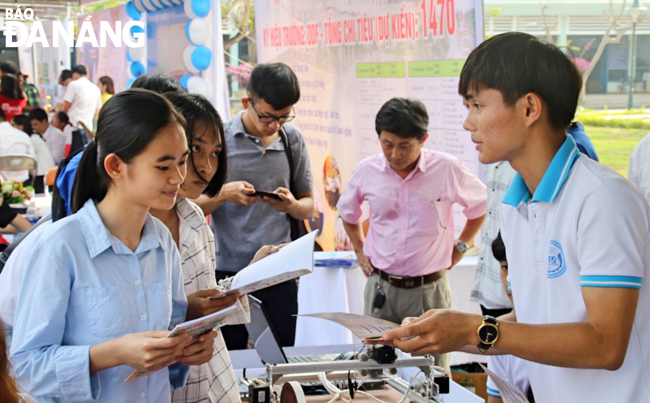 Đại học Đà Nẵng tổ chức tư vấn tuyển sinh trực tuyến
