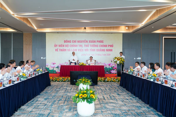 Thủ tướng Nguyễn Xuân Phúc: Quảng Ninh phải là một động lực đóng góp cho hưng thịnh quốc gia