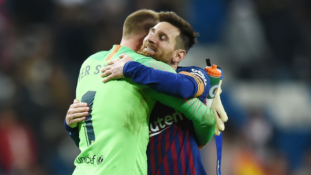 Messi và thủ môn Stegen là hai ngôi sao bất khả xâm phạm ở sân Nou Camp