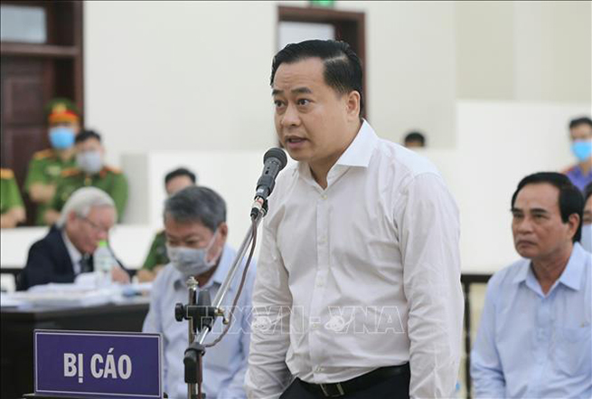  Bị cáo Phan Văn Anh Vũ (cựu Chủ tịch HĐQT Công ty cổ phần Xây dựng 79, Công ty cổ phần Bắc Nam 79) khai báo trước tòa.