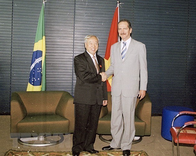 Ngày 7/3/2006, tại thủ đô Brasilia, Chủ tịch Hạ viện Brazil José Aldo Rebelo Figueiredo đón, hội đàm với Chủ tịch Quốc hội Nguyễn Văn An thăm hữu nghị chính thức Brazil. (Ảnh: Trí Dũng/TTXVN)