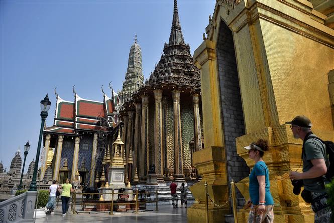  Khách du lịch tại Bangkok, Thái Lan ngày 2-3-2020. Ảnh: AFP- TTXVN