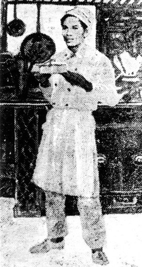 Chàng thanh niên Nguyễn Tất Thành làm phụ bếp ở khách sạn Carlton tại nước Anh, năm 1913. (Ảnh: Tư liệu-TTXVN phát)