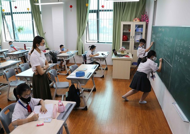 Thủ tướng đồng ý bỏ quy định về giãn cách trong trường học. (Ảnh: Thanh Tùng/TTXVN)