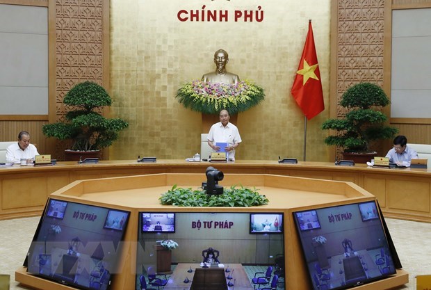 PM Nguyen Xuan Phuc speaks at the meeting (Photo: VNA)