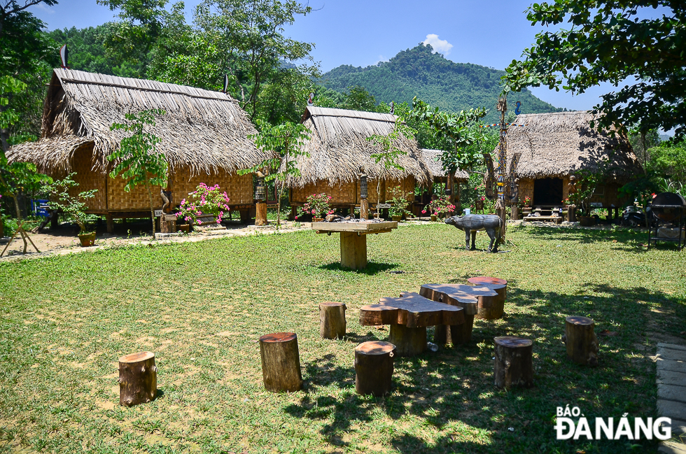 The Toom Sara traditional village has been restored by Co Tu artisans. It features a Guol house and many surrounding Moong houses.
