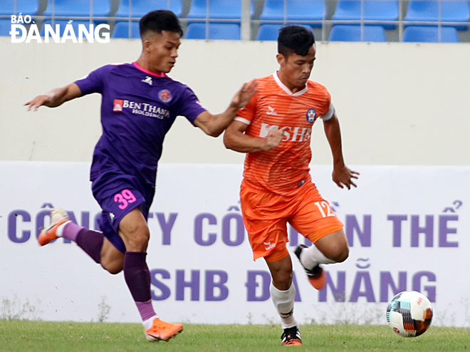 Việc V-League 2020 (ảnh) trở lại trễ sẽ ảnh hưởng rất lớn đến quá trình chuẩn bị của đội tuyển bóng đá Việt Nam. Ảnh: ANH VŨ	