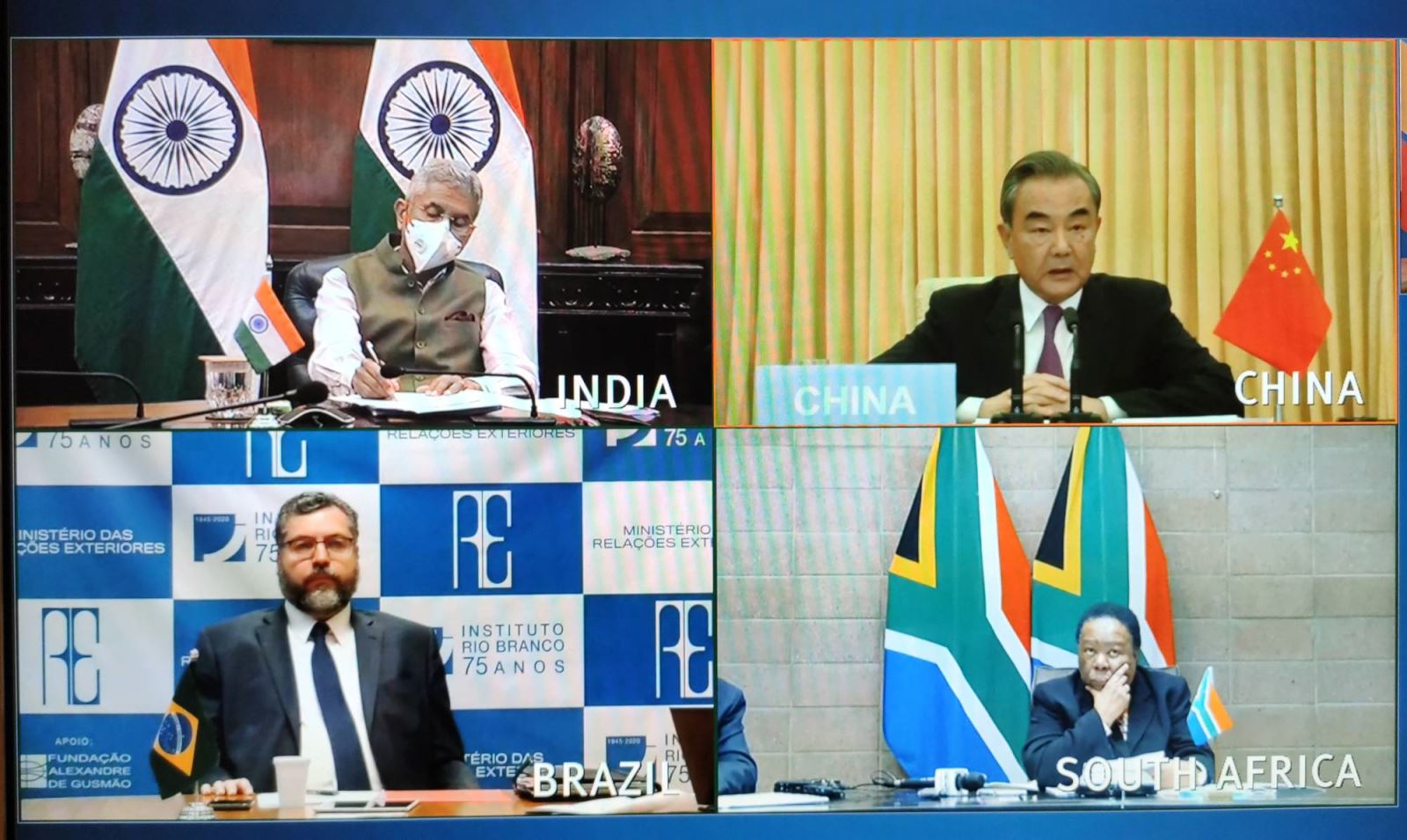 Ngoại trưởng các nước trong Khối BRICS tiến hành hội đàm trực tuyến ngày 28/4. Ảnh: Reuters
