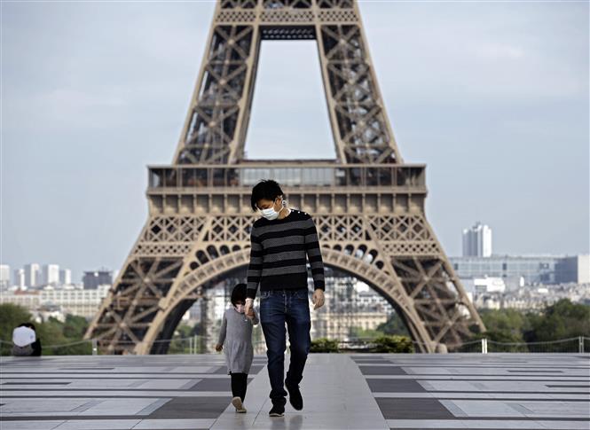Điểm du lịch Tháp Eiffel nổi tiếng của Pháp. Ảnh: AFP