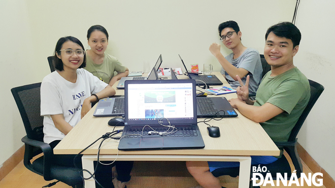 Employees working for the Green Beli project