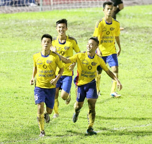 10 cầu thủ U21 Đồng Tháp vừa bị kỷ luật vì bán độ có thể sớm trở lại thi đấu vòng chung kết U21 Quốc gia vào tháng 11 tới. (Ảnh: VFF)