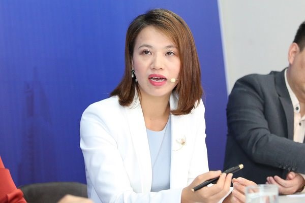 Phan Bich Tam, national director of Mobile Marketing Association, speaks at an online seminar in HCM City to discuss how businesses can take advantage of online marketing amid the pandemic (Photo: The Saigon Times Online)