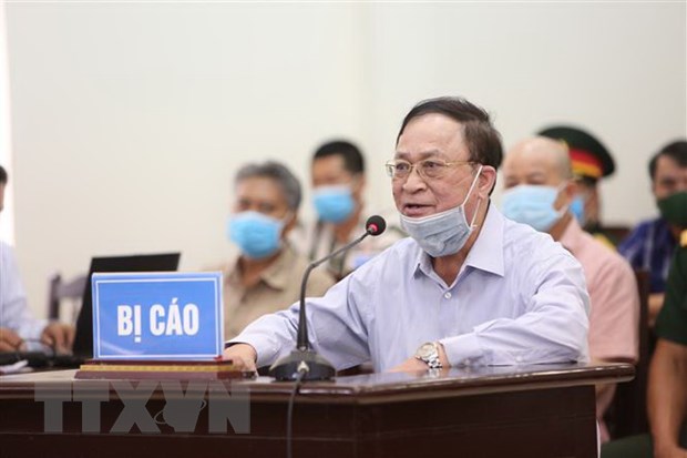 Bị cáo Nguyễn Văn Hiến khai báo trước Hội đồng xét xử. (Ảnh: Dương Giang-TTXVN)