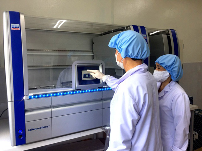  Hệ thống xét nghiệm Realtime PCR tự động tại Quảng Nam. Ảnh: dantri.com.vn