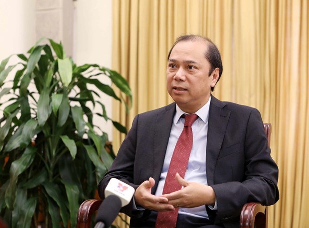 Thứ trưởng Bộ Ngoại giao Nguyễn Quốc Dũng, Trưởng SOM ASEAN Việt Nam, trả lời phỏng vấn Thông tấn xã Việt Nam về các hoạt động chung của ASEAN 2020. (Ảnh: Văn Điệp/TTXVN)