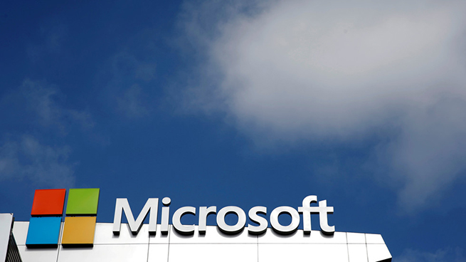 Microsoft sa thải phóng viên phụ trách trang tin, thay thế bằng robot