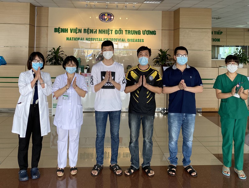 Thêm 3 ca khỏi bệnh, Việt Nam đã điều trị khỏi 305 bệnh nhân Covid-19