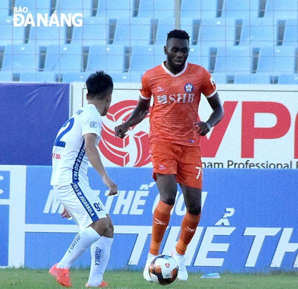 Giải Bóng đá Vô địch quốc gia V-League 2020: Thi đấu thận trọng, SHB Đà Nẵng  chia điểm cùng chủ nhà