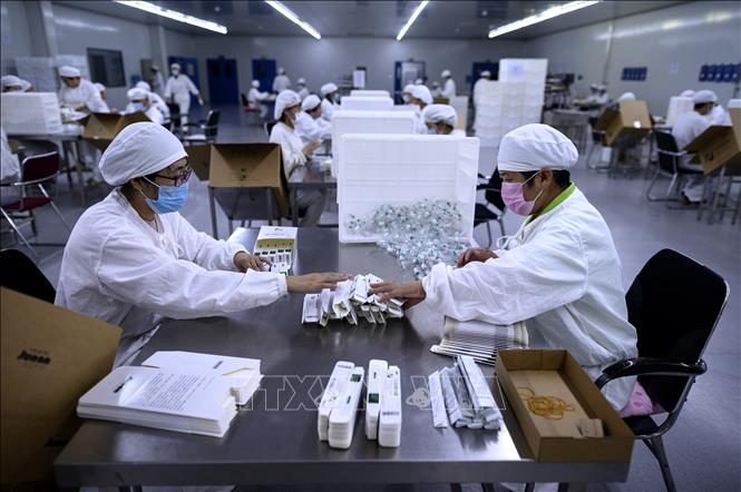 Trung Quốc và Nga đạt tiến triển trong điều chế vaccine ngừa Covid-19