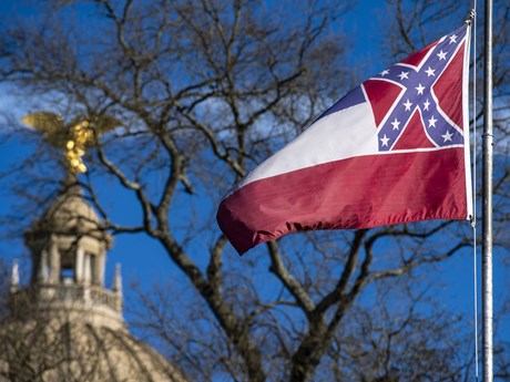 Mississippi bỏ biểu tượng phân biệt chủng tộc khỏi cờ tiểu bang