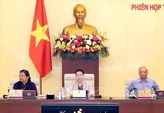 Chủ tịch Quốc hội Nguyễn Thị Kim Ngân và các Phó Chủ tịch Quốc hội điều hành phiên họp. Ảnh: Trọng Đức/TTXVN