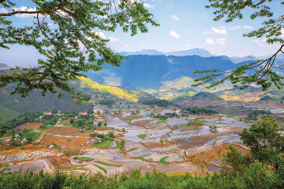 An overview of the Sang Ma Sao Valley in Y Ty Commune