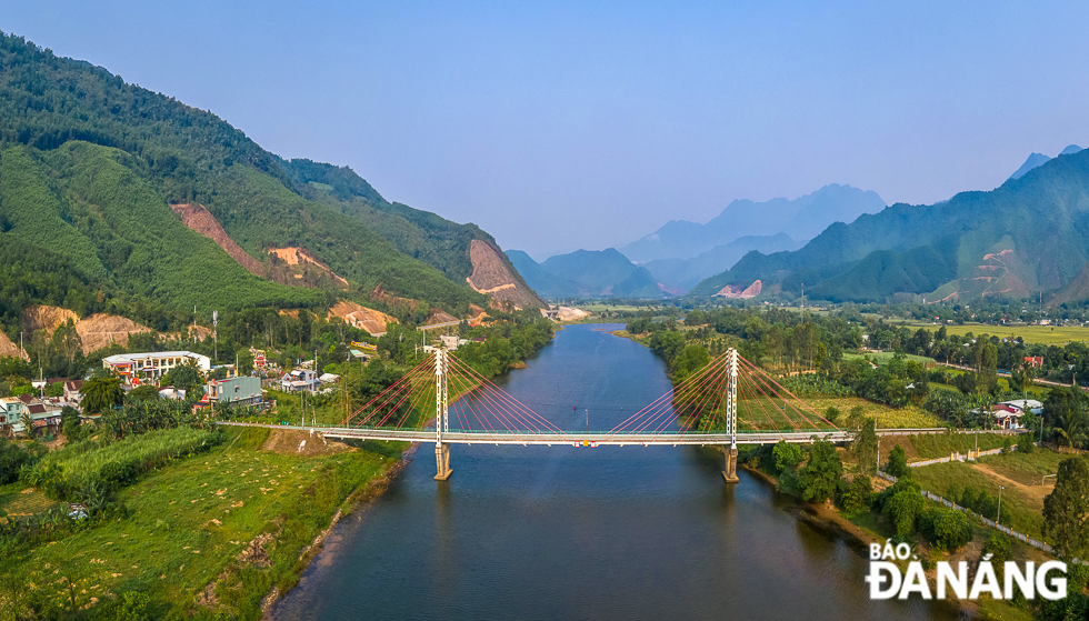 The Pho Nam Cable-Stayed Bridge, crossing the Cu De River, connects the Nam Yen and Pho Nam villages.