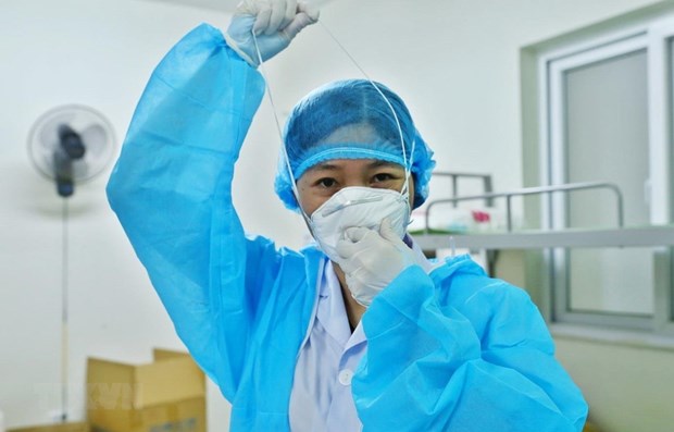 Doctor Bui Thi Tang begins a new working day (Source: VNA)