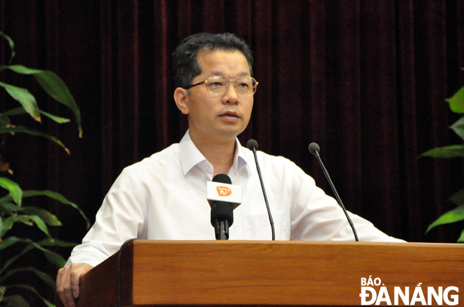 Phó Bí thư Thường trực Thành ủy Nguyễn Văn Quảng phát biểu chỉ đạo tại hội nghị. Ảnh: TRỌNG HÙNG