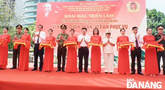 The Museum of Da Nang held a ribbon-cutting ceremony on 11 June to unveil the exhibition on police forces.