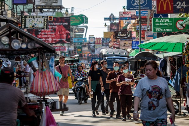 Tourists on Khao San street in Bangkok, Thailand, on March 6 (Photo: AFP/VNA)