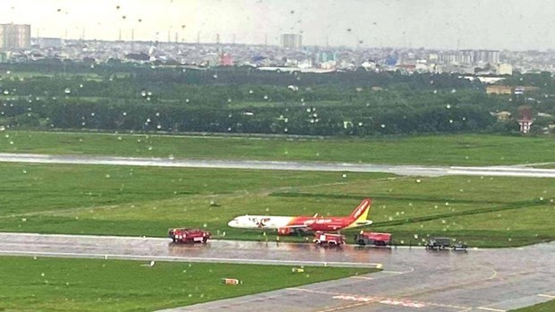 Vietjet Air plane tugged to parking area (Source: VNA)