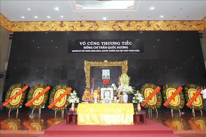  Quang cảnh lễ viếng đồng chí Trần Quốc Hương.                          