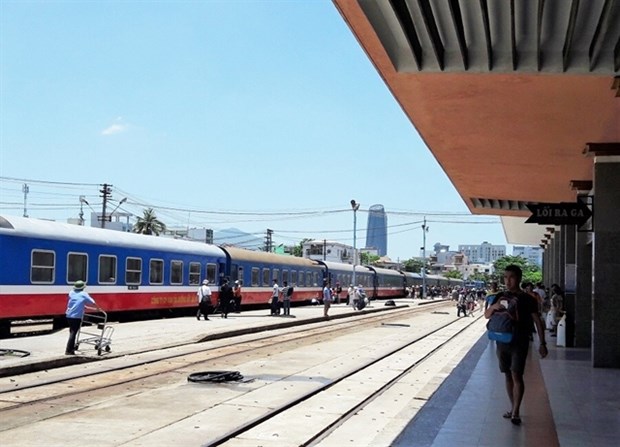 The Sai Gon Railway Transport Joint Stock Company is offering a 50 percent discount on 4,600 tickets between June 22 and July 8. (Photo: www.baogiaothong.vn)